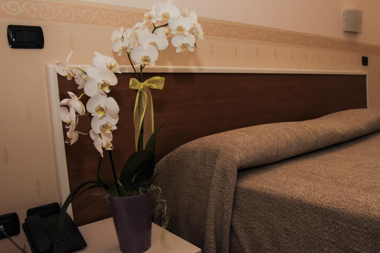 Albergo Munsci' Rovello Porro Εξωτερικό φωτογραφία