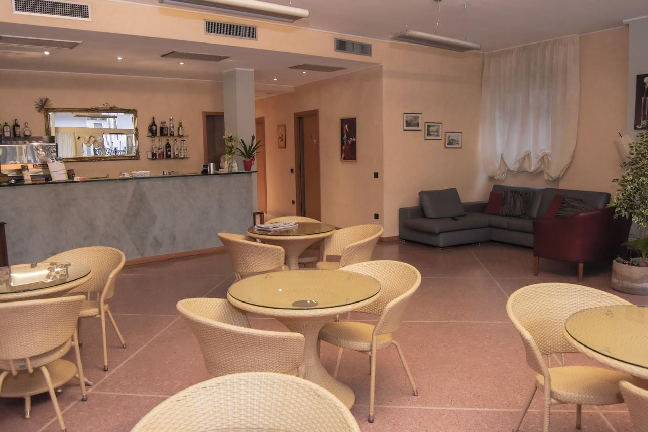 Albergo Munsci' Rovello Porro Εξωτερικό φωτογραφία